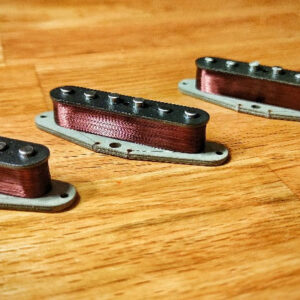 Stratocaster Pickup-Set Spätburgunder: drei handgewickelte Single Coils mit Plain-Enamel-Draht ohne Kappen